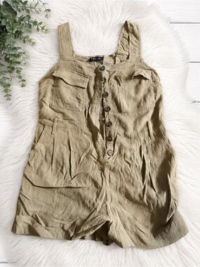 V by very J Women’s Utility Romper Size Medium Button Front Pocket Shorts